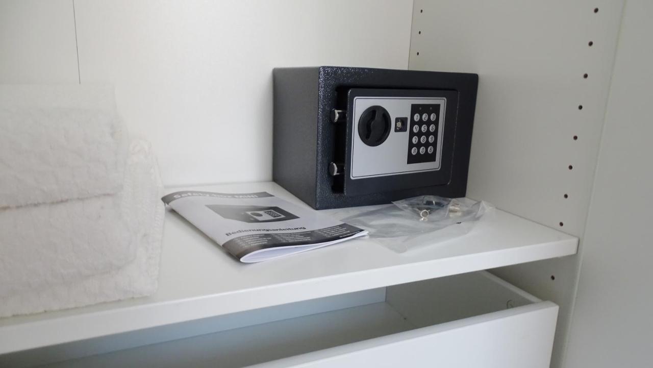 Petite Grey Apartment With Free Private Parking Zagreb Extérieur photo
